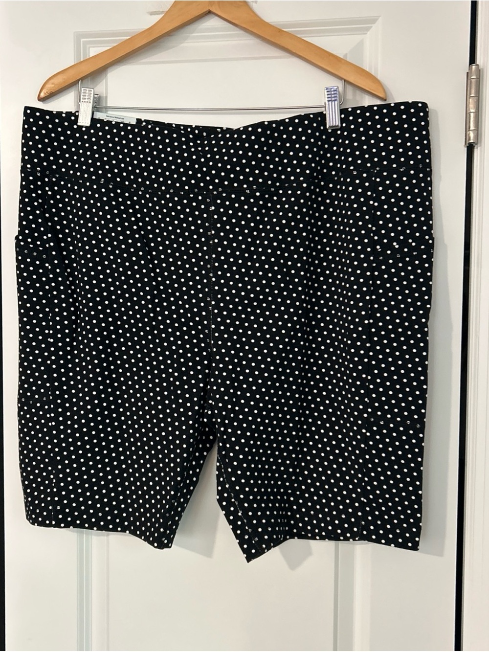 Terra & Sky Women's 3X-Bike Shorts w/ Pocket, Black W/ Dots- 9” Inseam High Rise